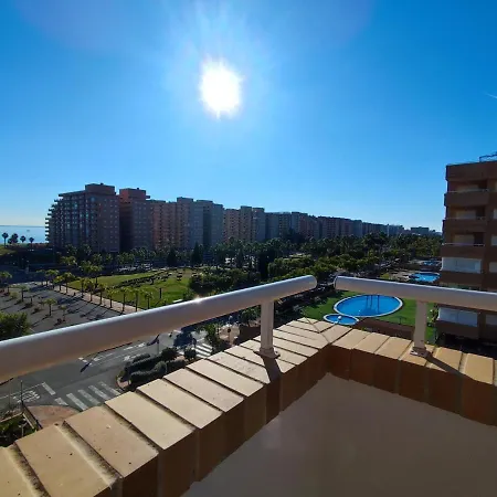 Vistas Al Mar En Magic World, *